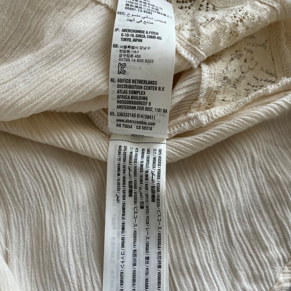 HOLLISTER off white/cream lace detail Boho bell sleeve top size S - Picture 11 of 12